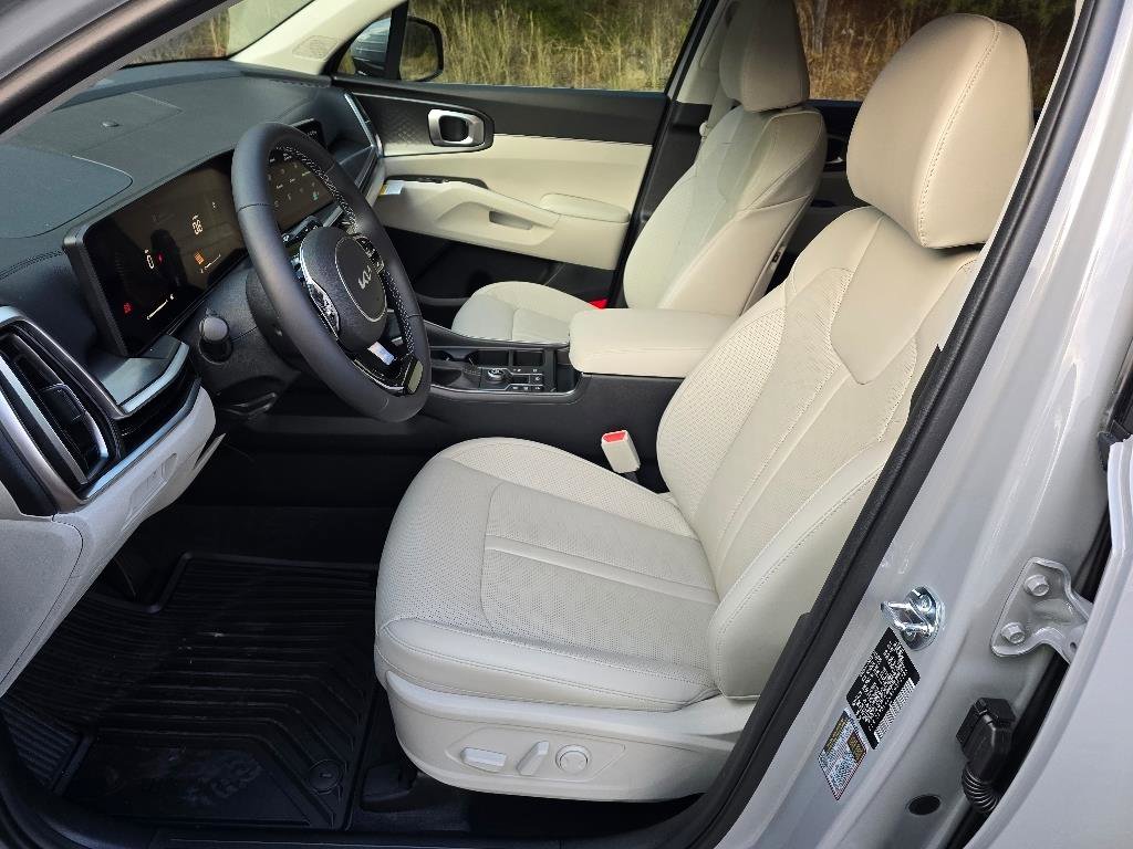 New 2025 Kia Sorento S FWD image 5