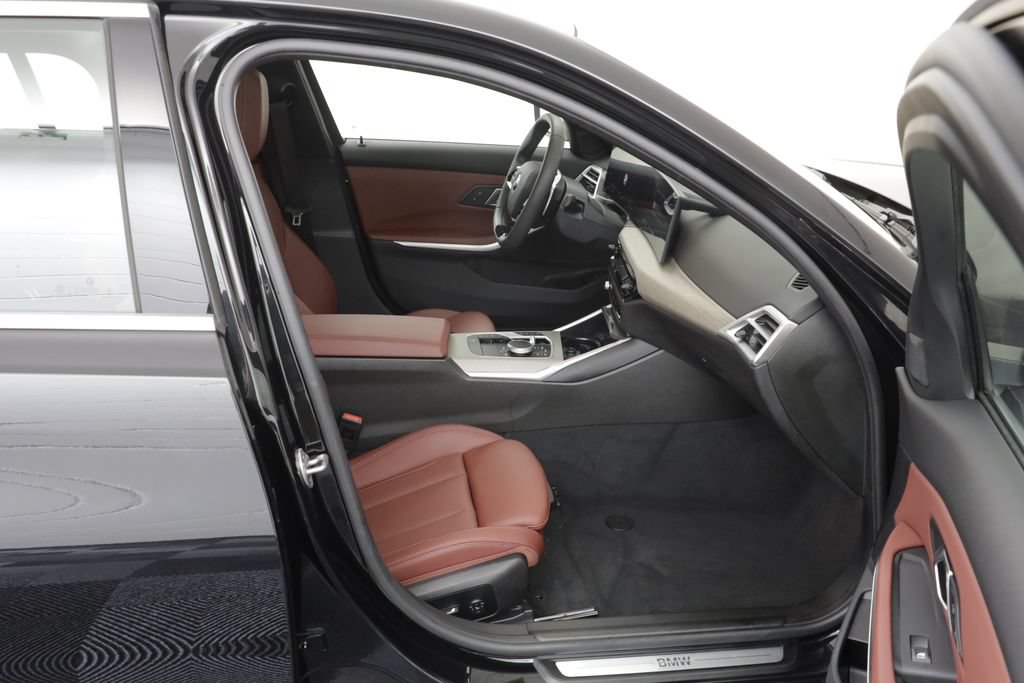Used 2025 BMW 330i xDrive Sedan AWD/4WD image 20