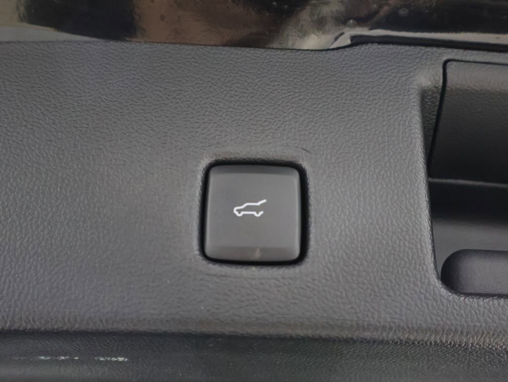 Used 2024 Ford Escape ST-Line image 18