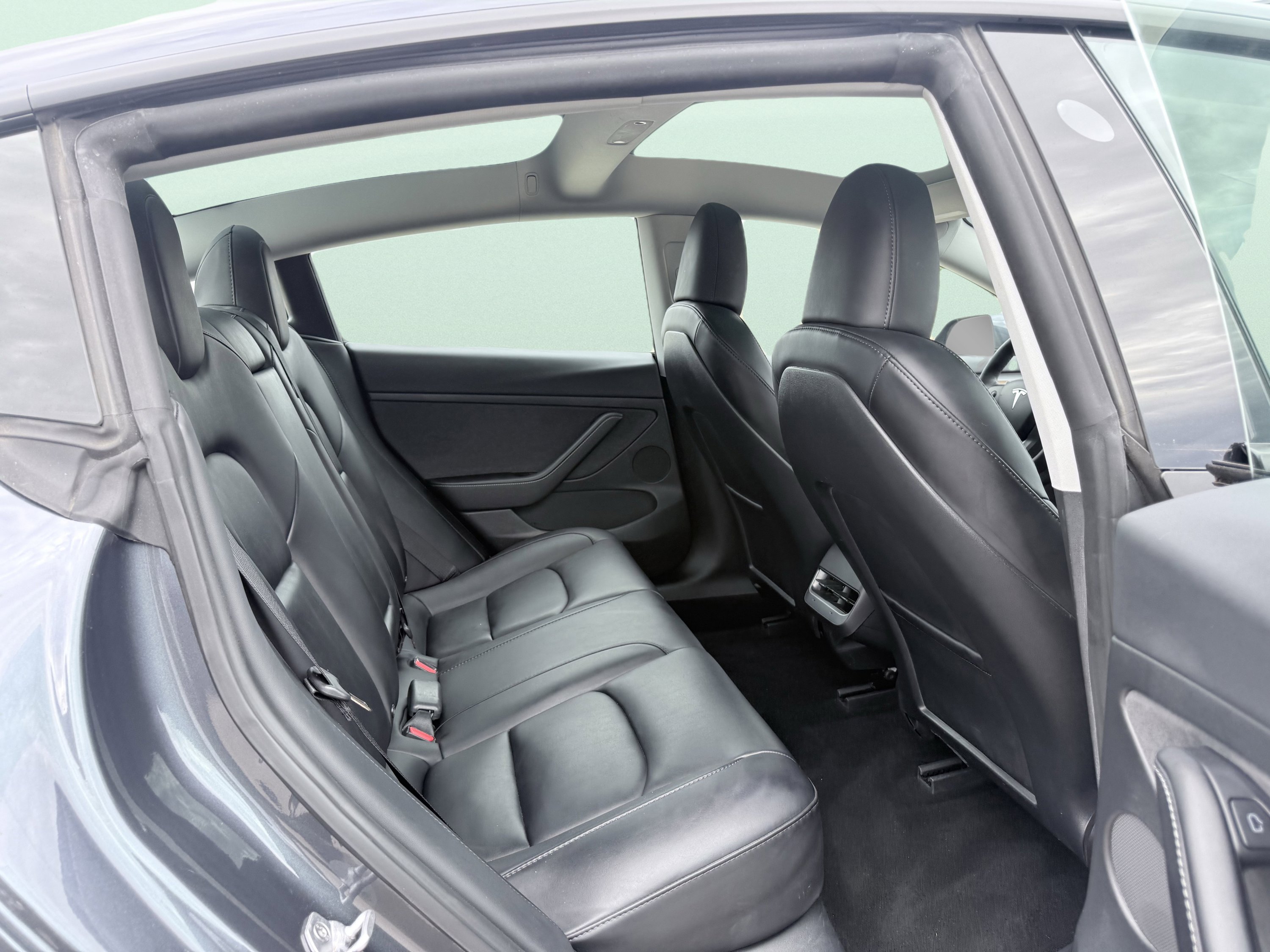 Used 2023 Tesla Model 3 Standard Range image 38