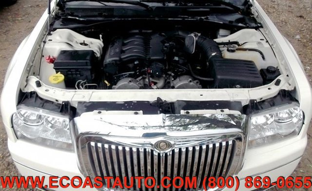 Used 2009 Chrysler 300 Touring RWD image 8