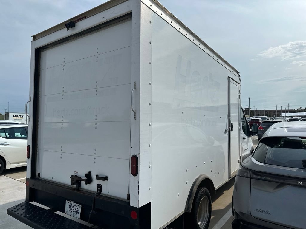 Used 2023 Ford Transit 350 DRW RWD image 2