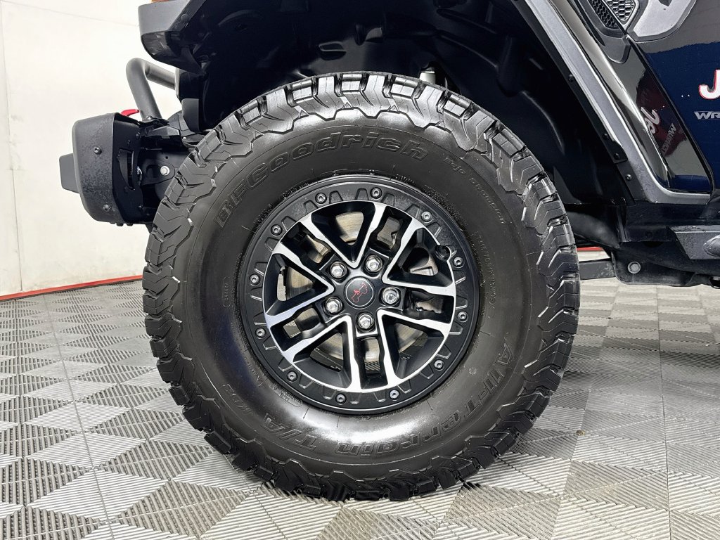 Used 2025 Jeep Wrangler Unlimited Rubicon AWD/4WD image 32