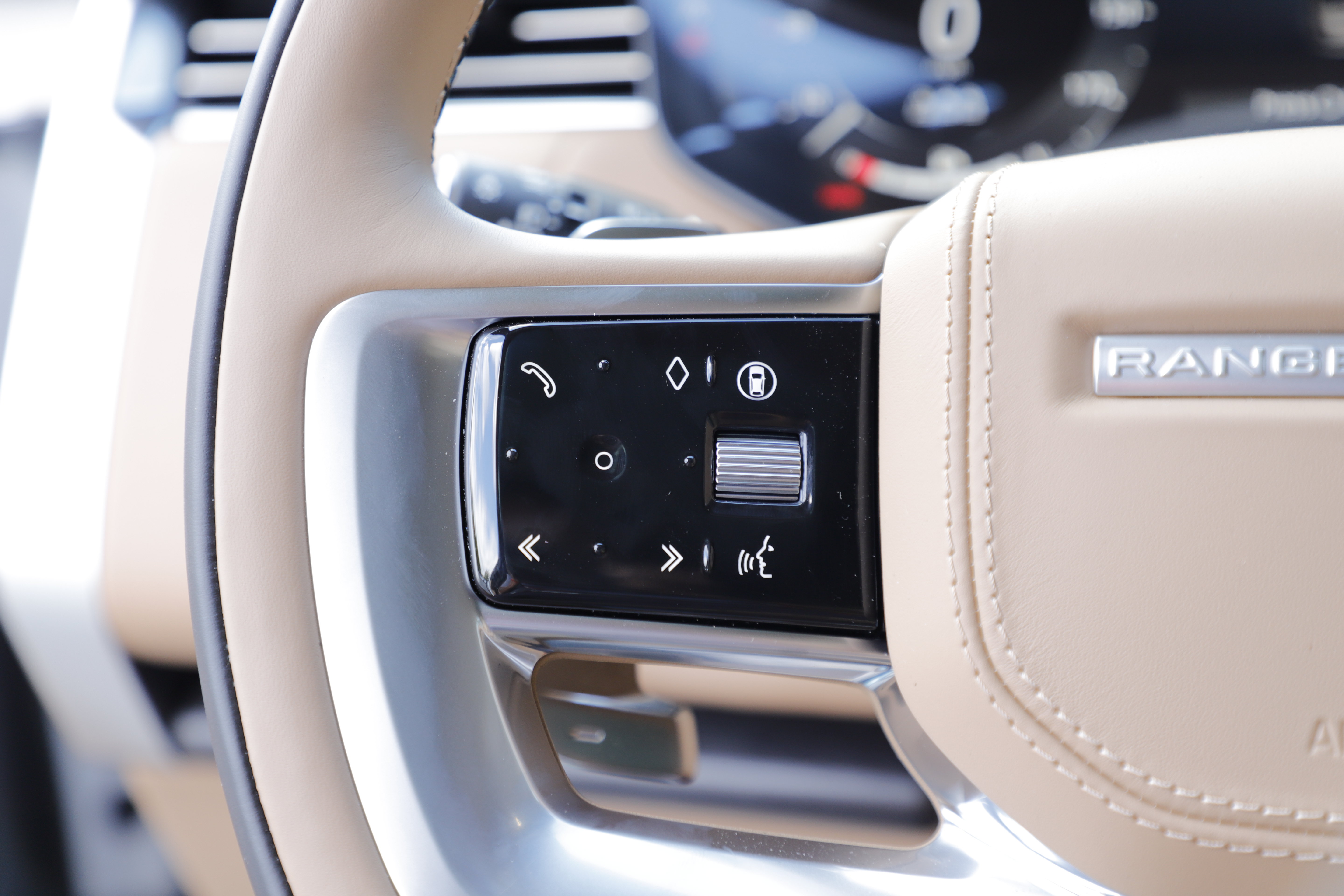 New 2026 Land Rover Range Rover SE AWD/4WD image 23