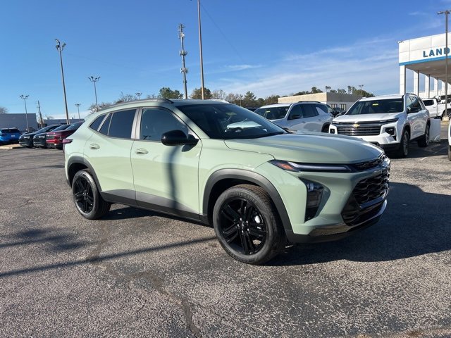 New 2026 Chevrolet Trax ACTIV w/ Sunroof Package