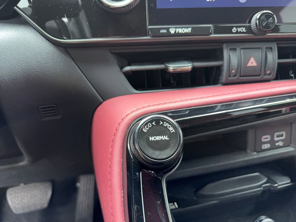 Used 2024 Lexus NX 250 FWD w/ Towing Package (2000 Lbs) image 32