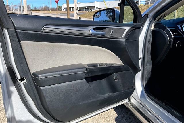 Used 2018 Ford Fusion S image 17