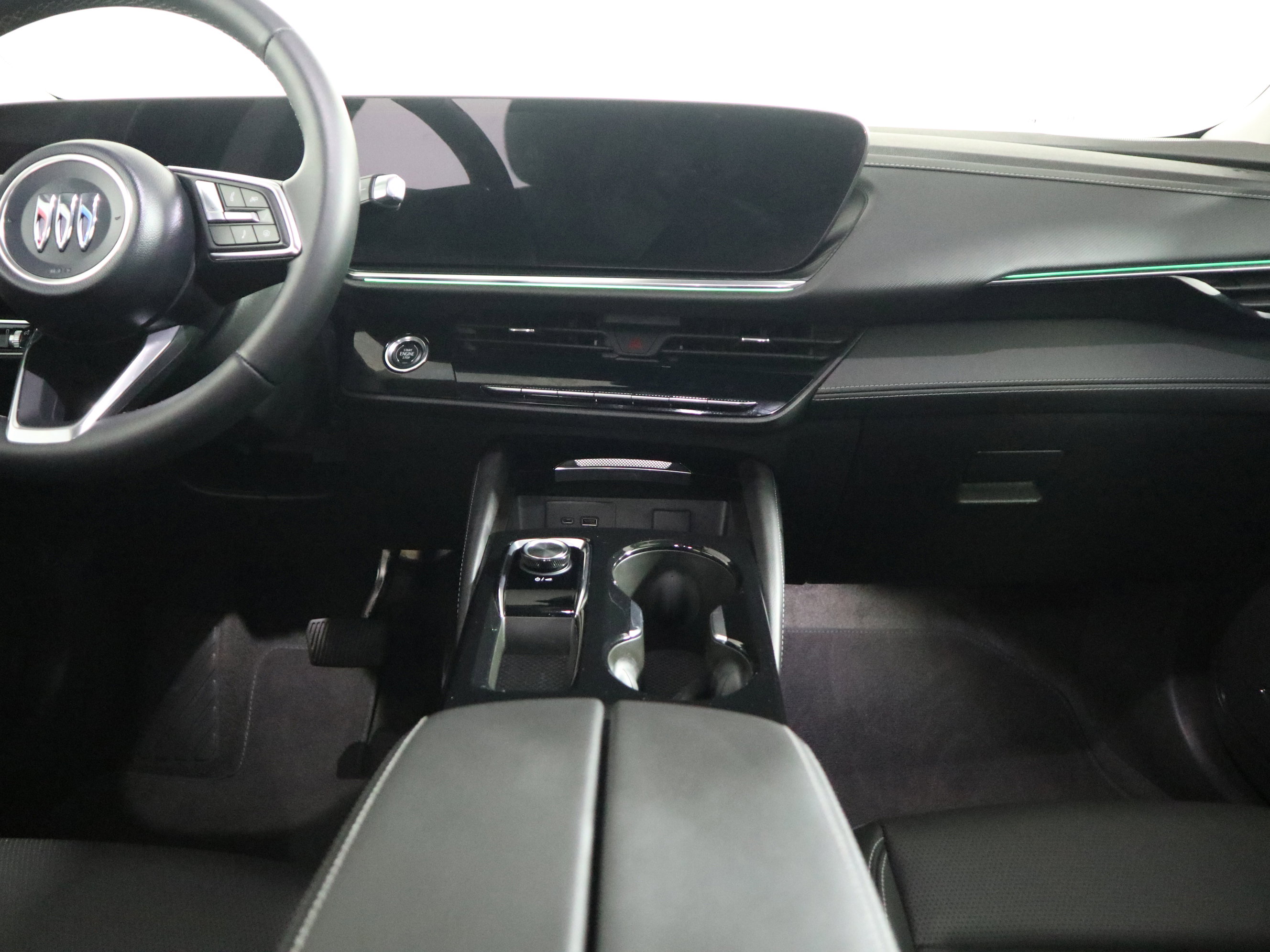 Used 2025 Buick Envision Preferred image 14