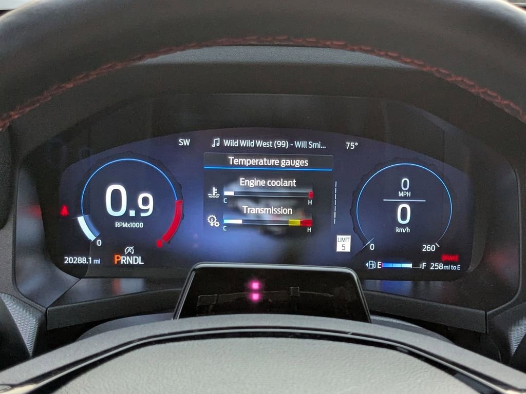 Used 2025 Ford Explorer ST-Line w/ ST-Line Street Pack image 18