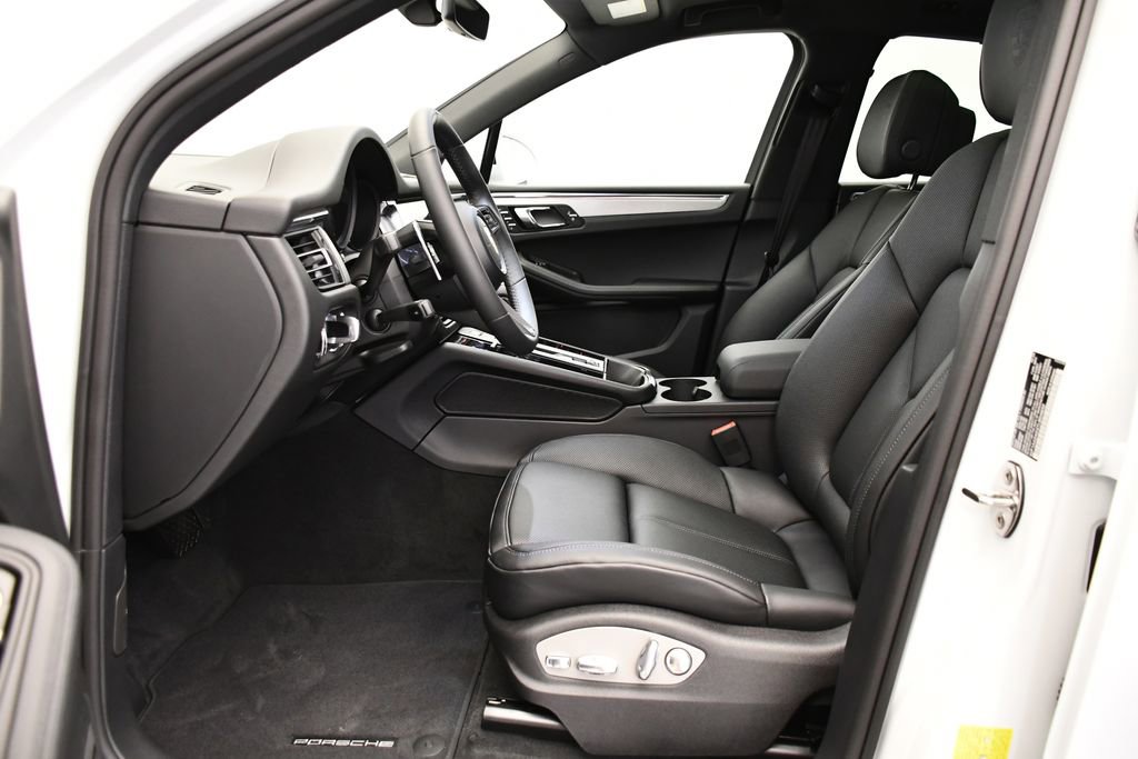 Used 2026 Porsche Macan AWD/4WD image 41