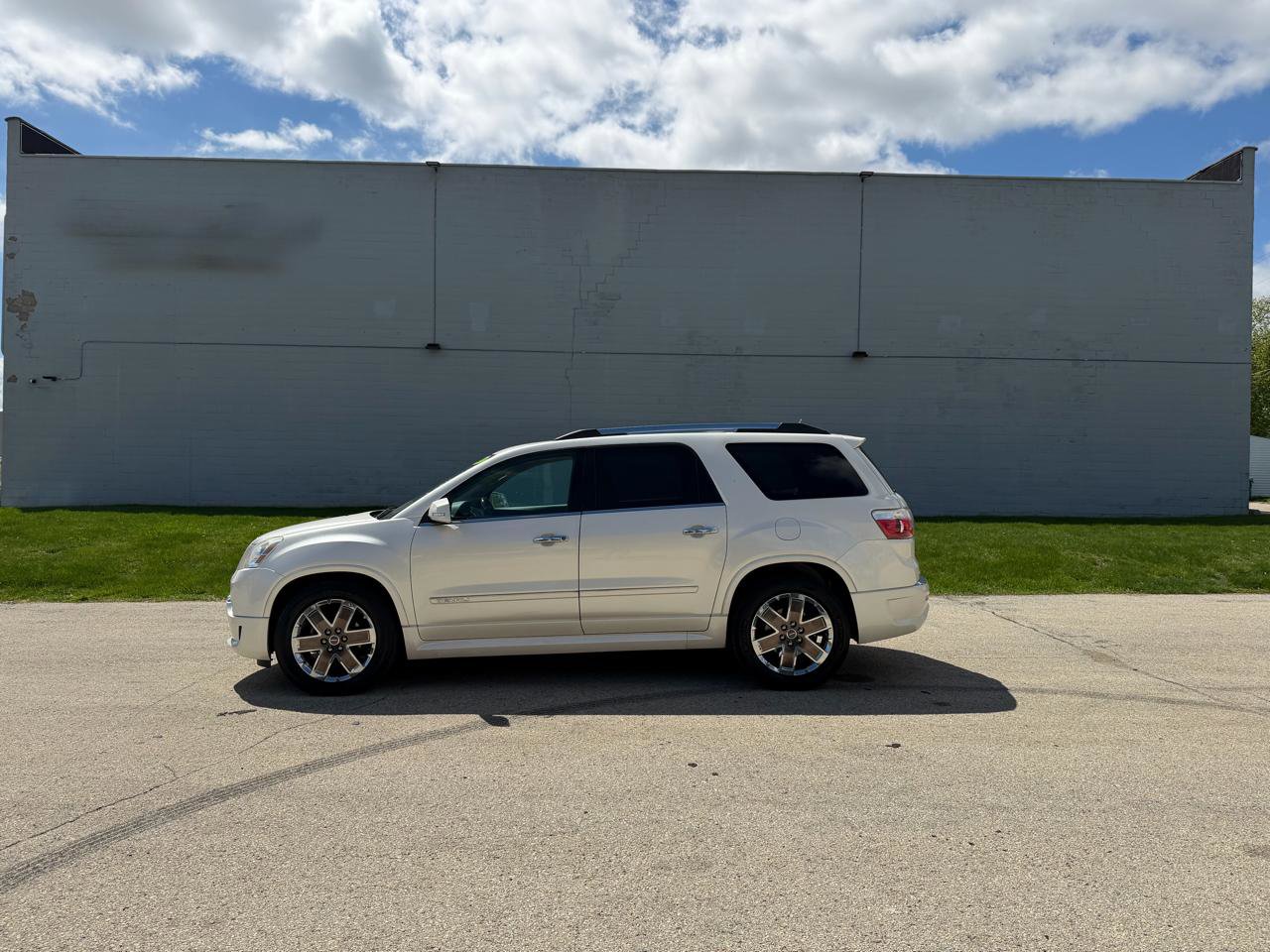 Used 2012 GMC Acadia Denali AWD/4WD image 4