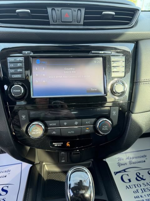 Used 2017 Nissan Rogue SL w/ SL Premium Package FWD image 16
