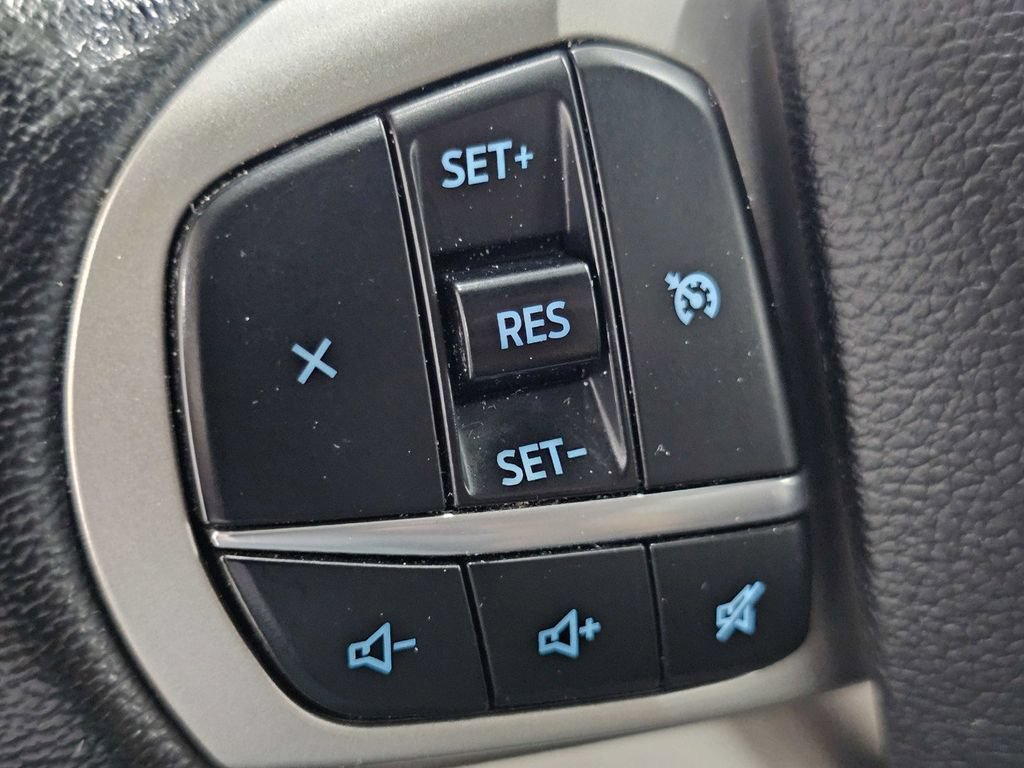 Used 2022 Ford Explorer XLT w/ Equipment Group 202A AWD/4WD image 30