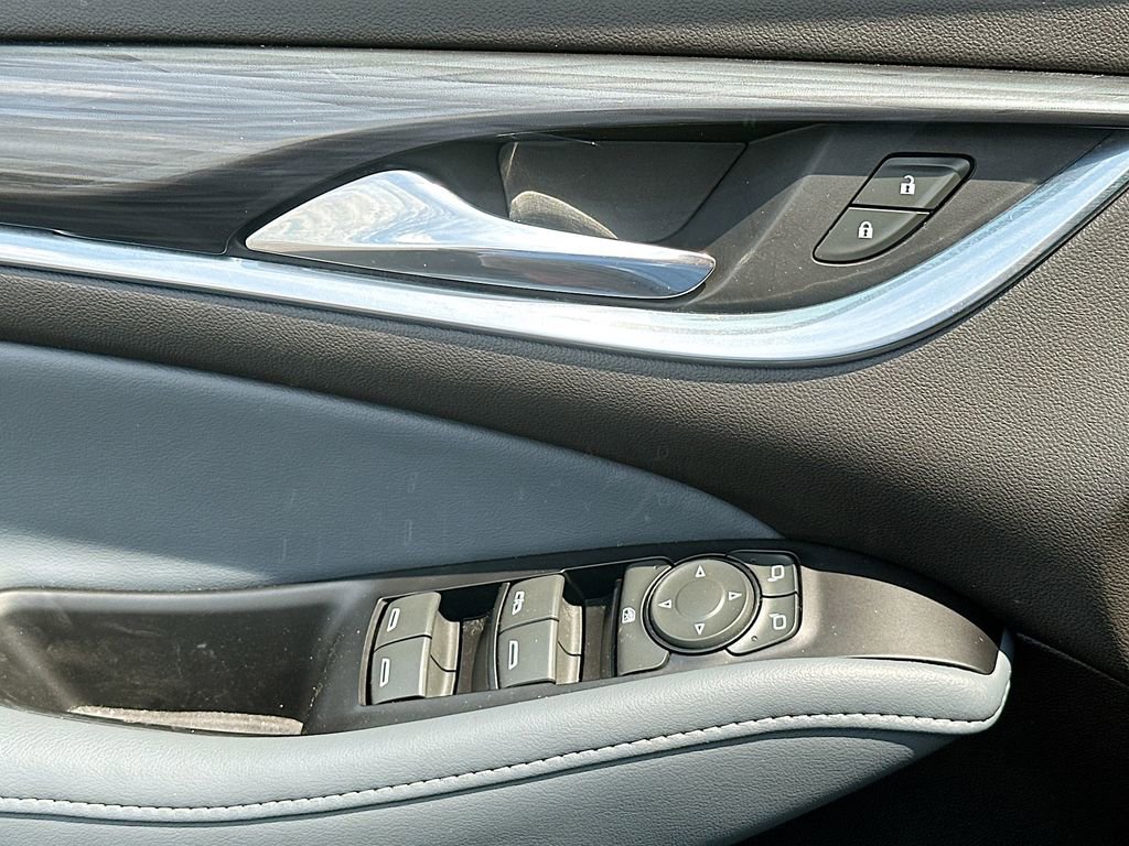 Used 2023 Buick Enclave Essence w/ Sport Touring Edition image 21