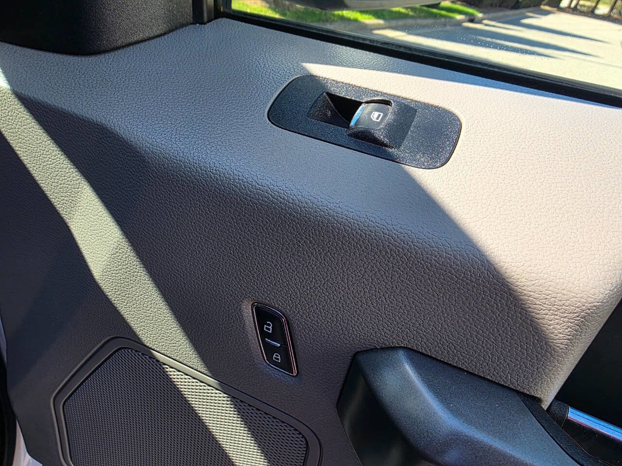 Used 2015 Ford F150 XLT w/ Equipment Group 301A Mid image 33