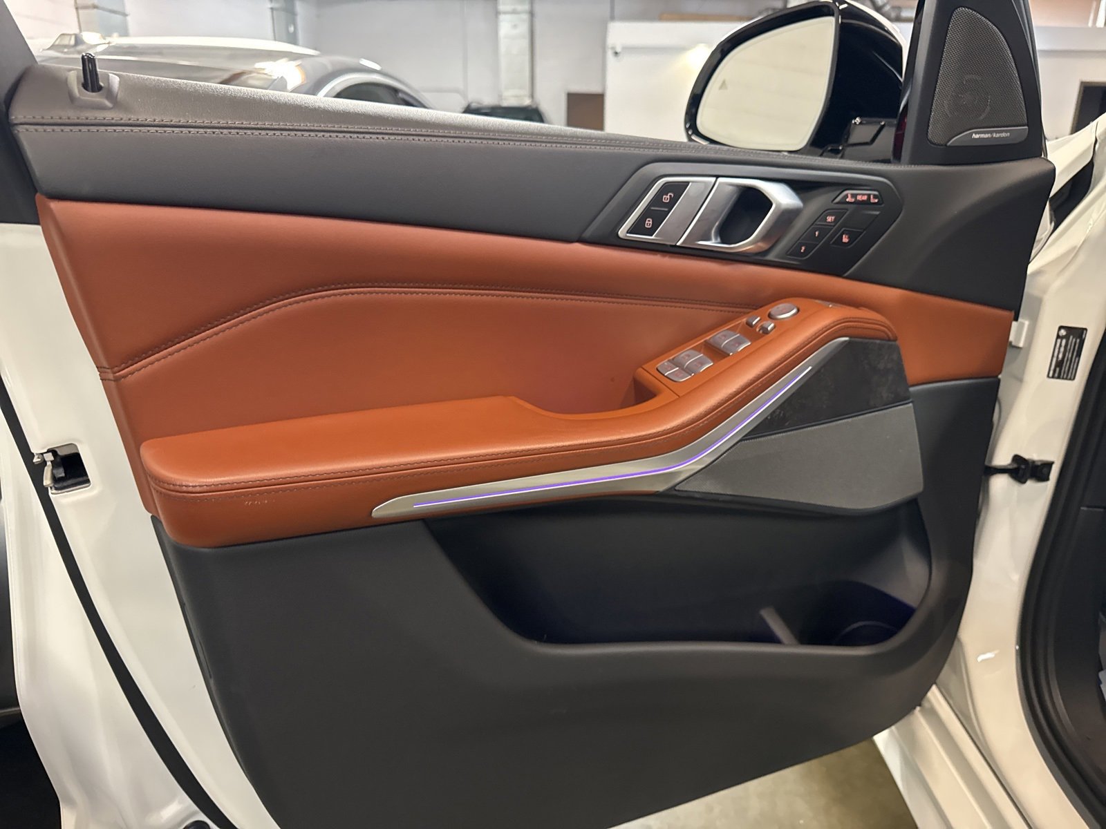 Used 2023 BMW X7 xDrive40i w/ M Sport Package image 6