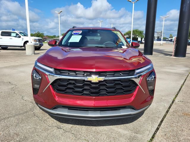Used 2025 Chevrolet Trax LT FWD image 18