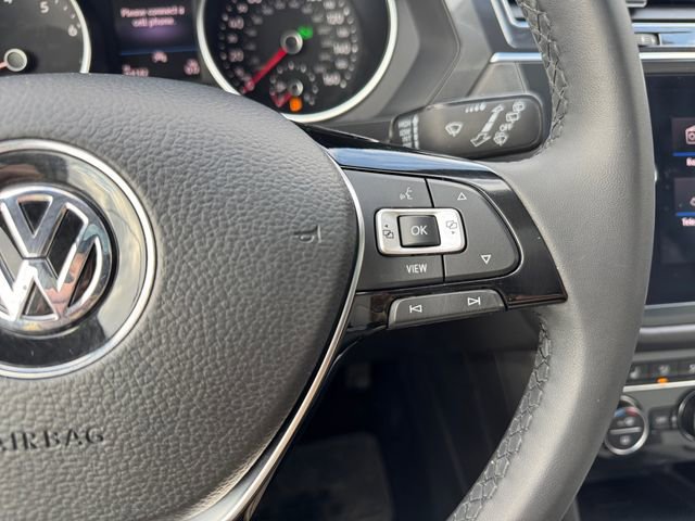 Used 2020 Volkswagen Tiguan SE w/ Panoramic Sunroof Package image 15