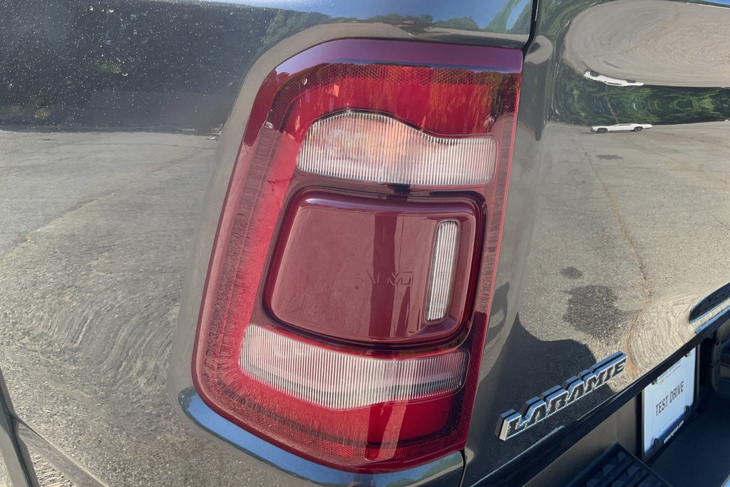 Used 2022 RAM 1500 Laramie AWD/4WD image 27