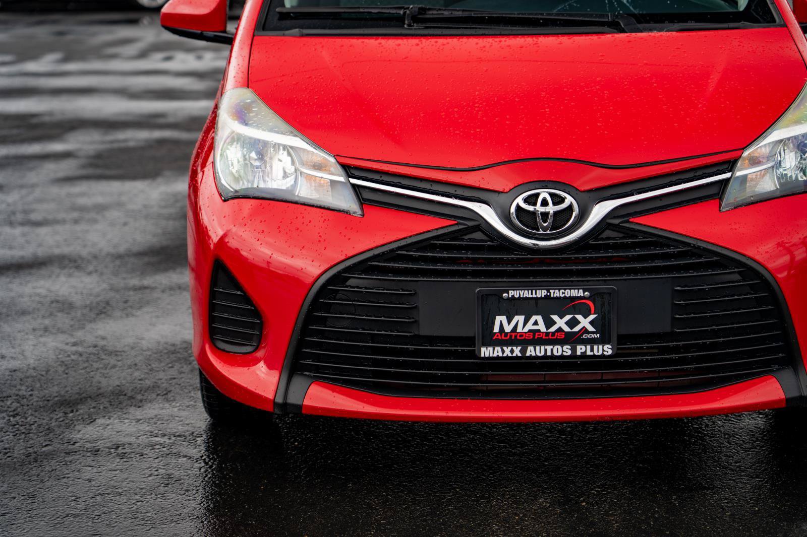 Used 2015 Toyota Yaris L FWD image 5