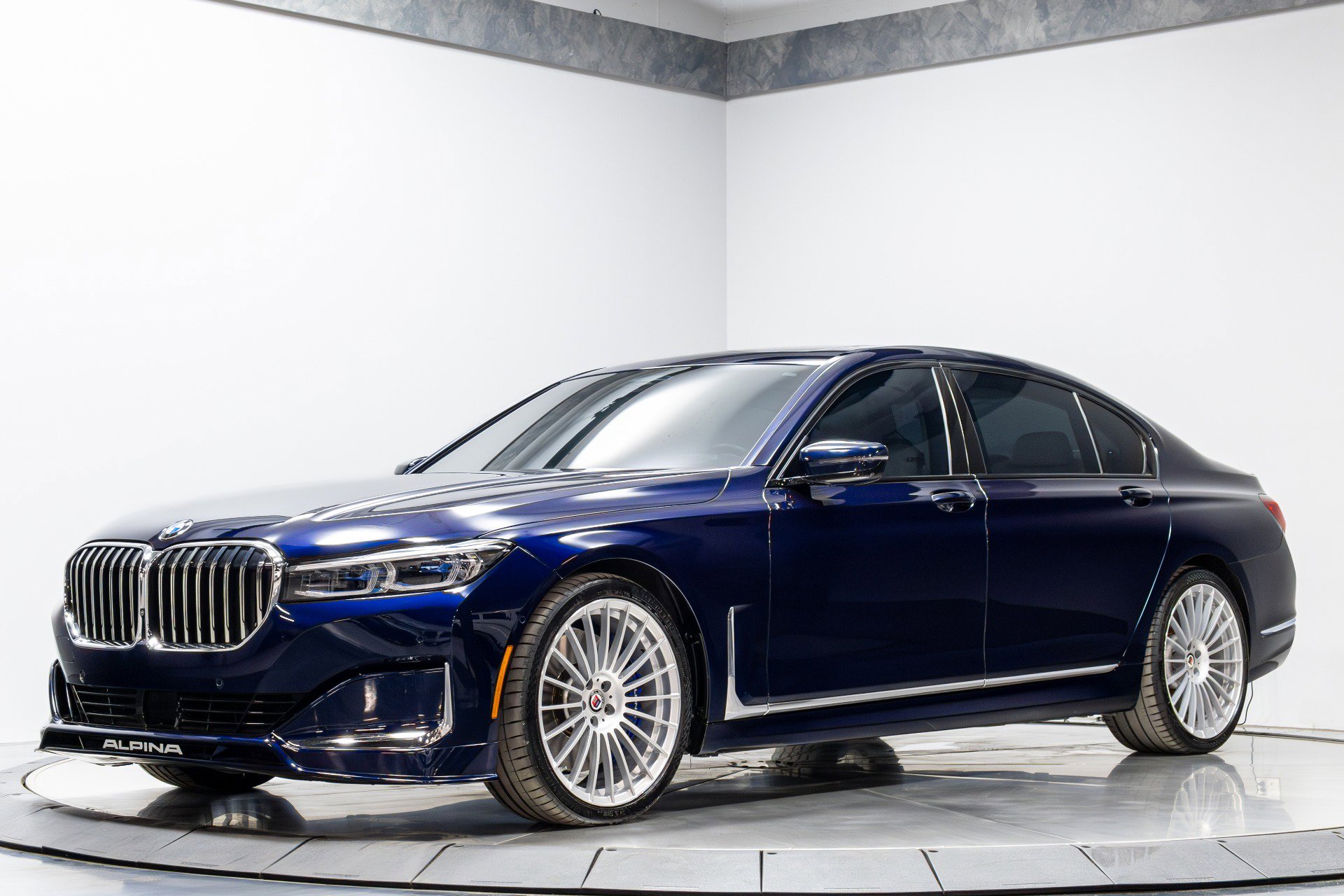 Used 2020 BMW ALPINA B7 xDrive w/ Interior Design Package image 2