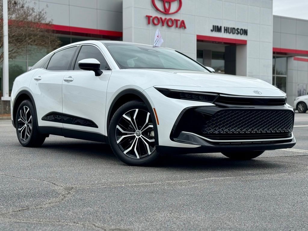 Used 2023 Toyota Crown Limited image 2