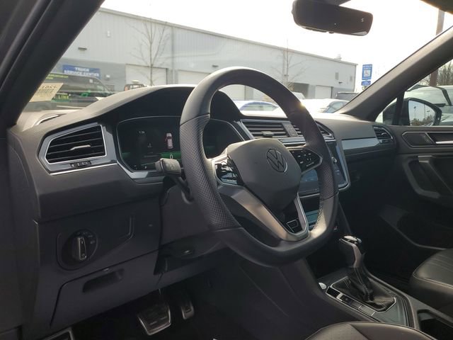 Used 2024 Volkswagen Tiguan SE R-Line image 21