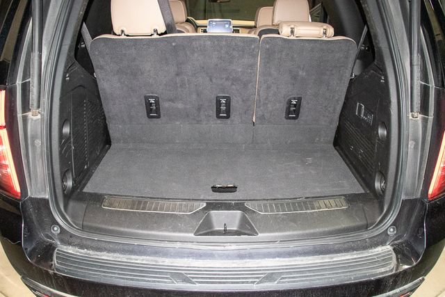 Used 2024 Chevrolet Tahoe Premier AWD/4WD image 21