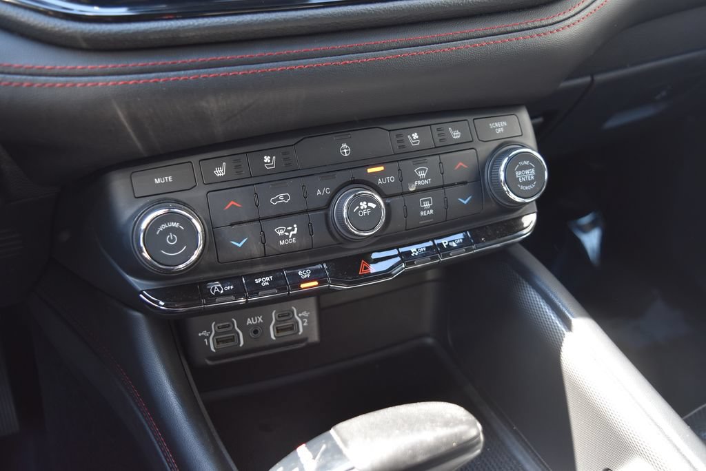 Used 2024 Dodge Durango GT AWD/4WD image 16