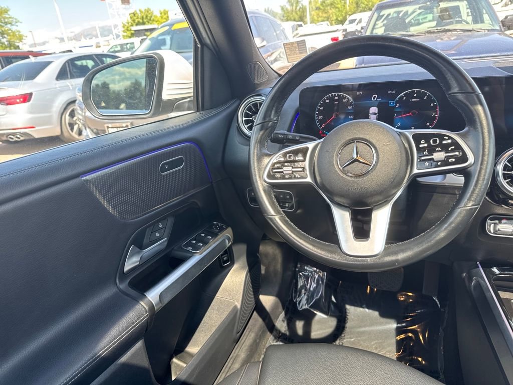 Used 2022 Mercedes-Benz GLB 250 4MATIC image 37