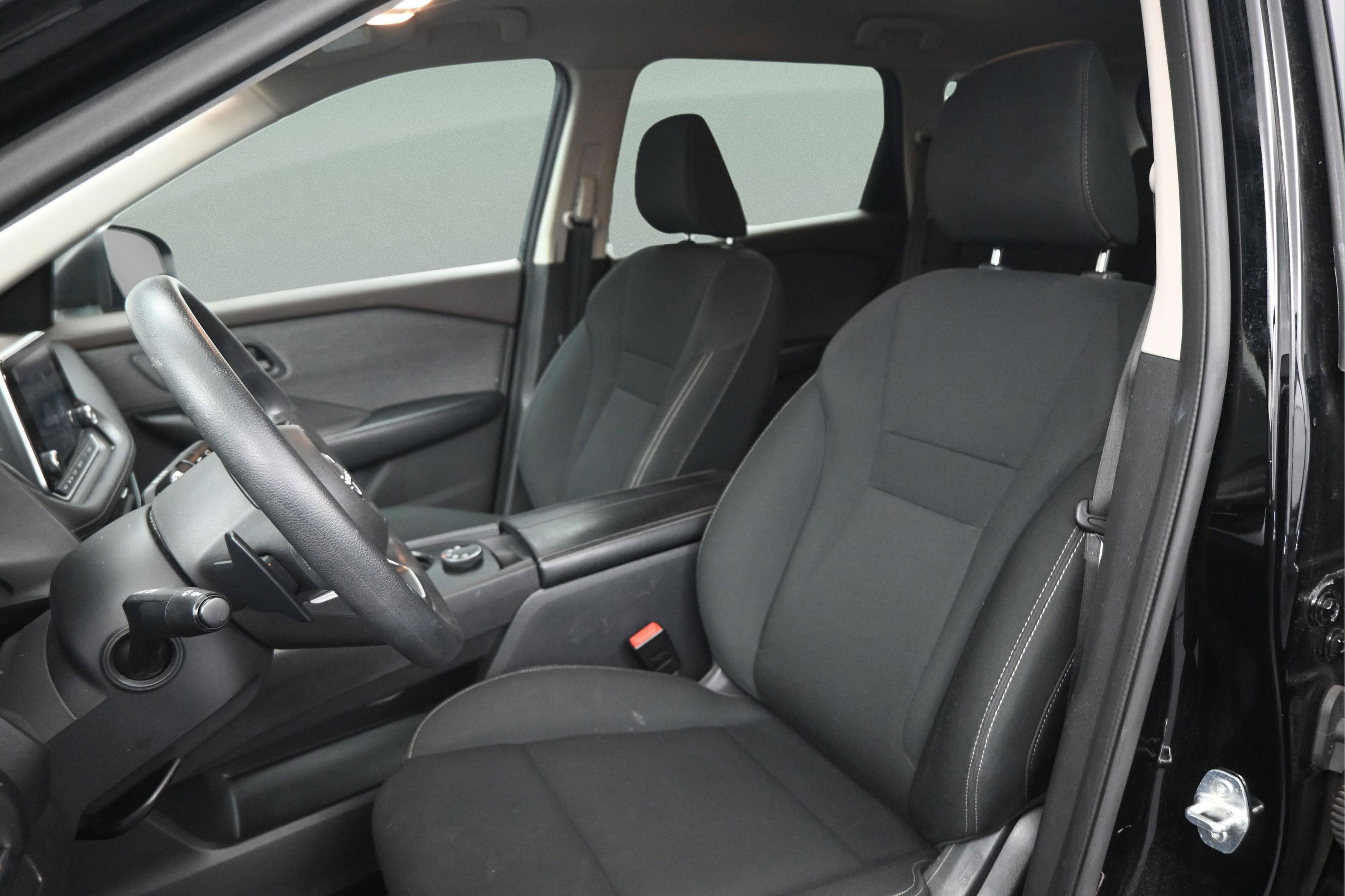 Used 2023 Nissan Rogue S AWD/4WD image 33