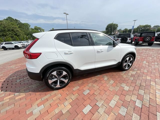 Used 2026 Volvo XC40 B5 Plus AWD/4WD image 35