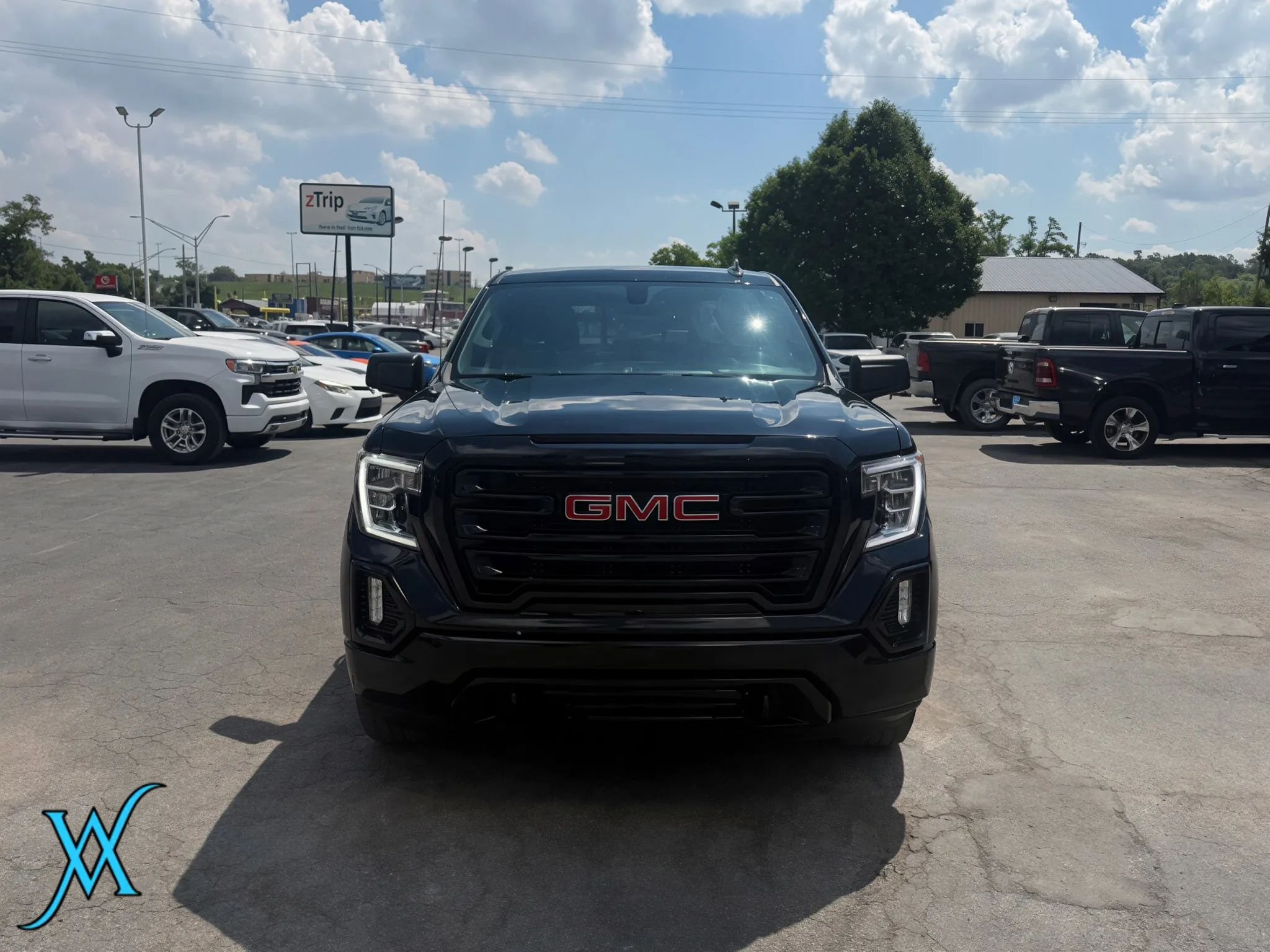 Used 2022 GMC Sierra 1500 Elevation w/ Preferred Package AWD/4WD image 2