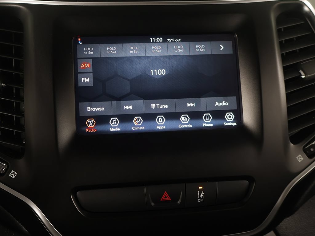 Used 2021 Jeep Cherokee Latitude FWD image 37
