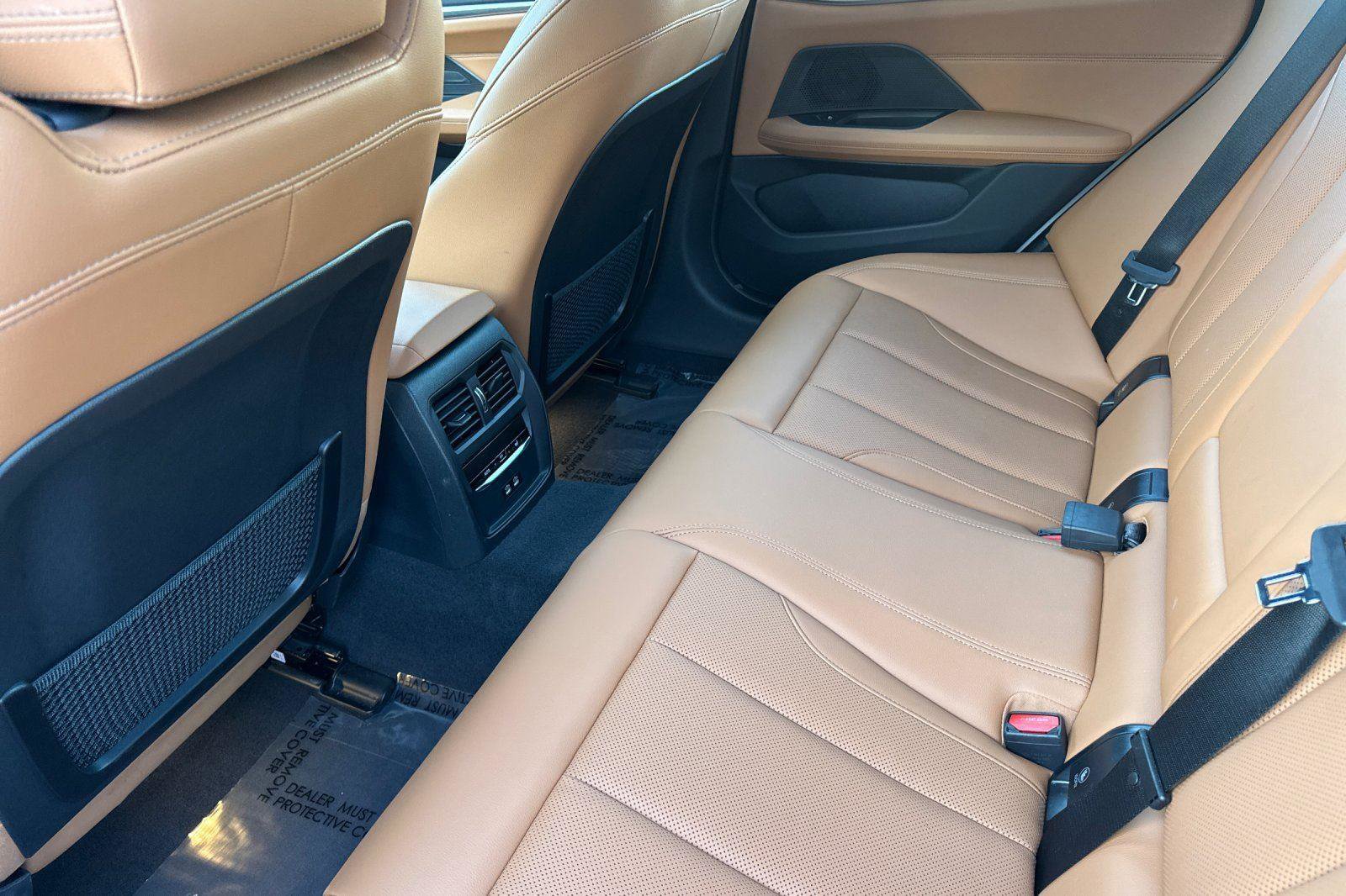 Used 2022 BMW i4 eDrive40 image 11