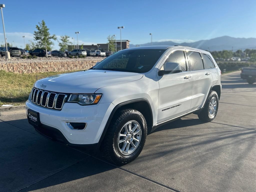 Used 2019 Jeep Grand Cherokee Laredo AWD/4WD image 3