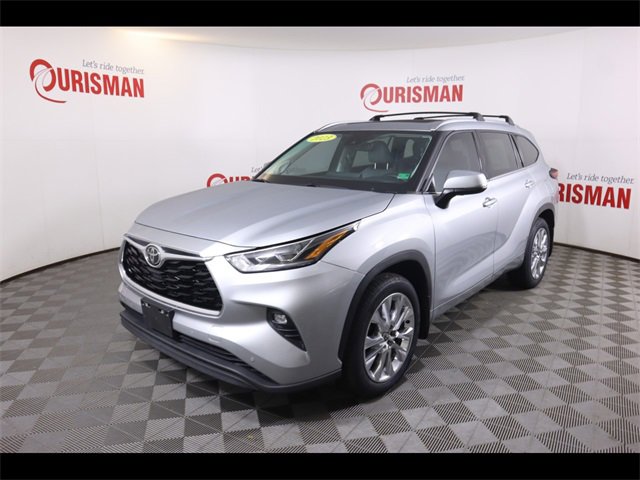 Used 2023 Toyota Highlander Limited image 3