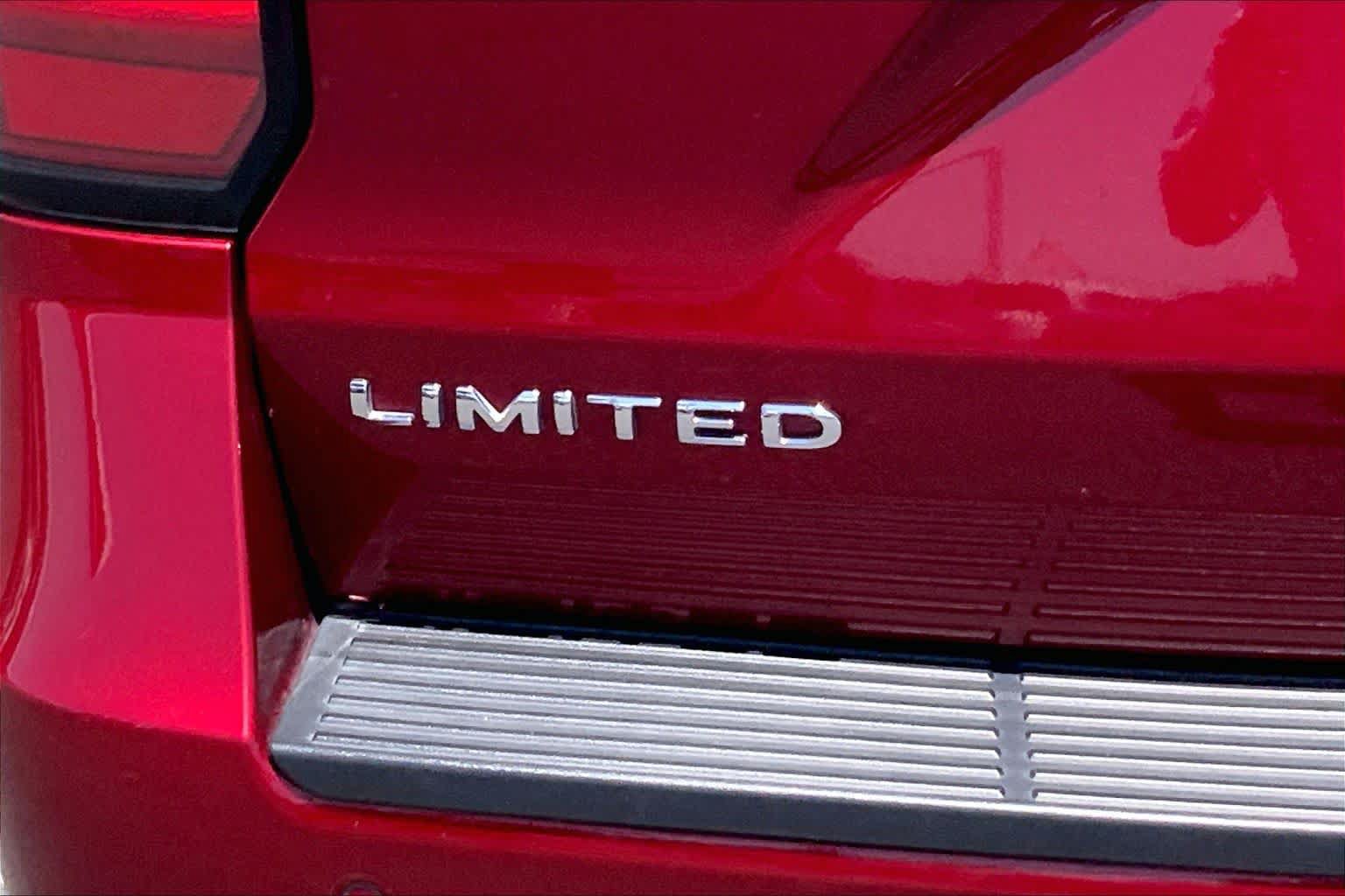 Used 2019 Ford Expedition Limited w/ Equipment Group 302A RWD image 10