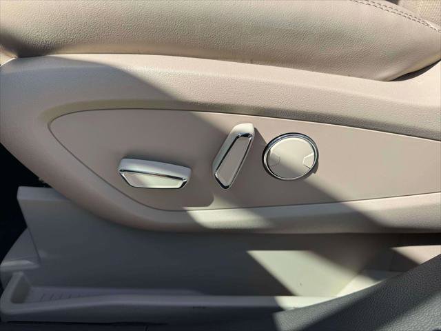 Used 2022 Lincoln Nautilus Reserve AWD/4WD image 17