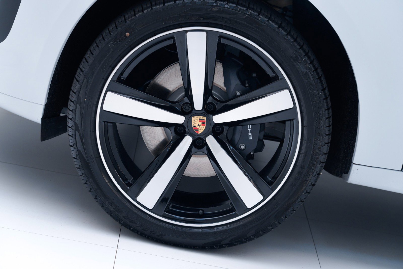 New 2026 Porsche Macan Turbo image 12