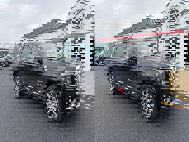 Used 2021 GMC Yukon Denali w/ Denali Premium Package image 1