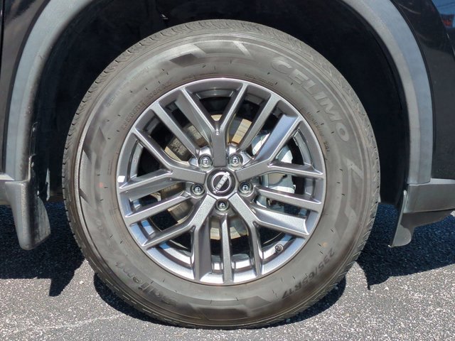 Used 2023 Nissan Rogue S image 12