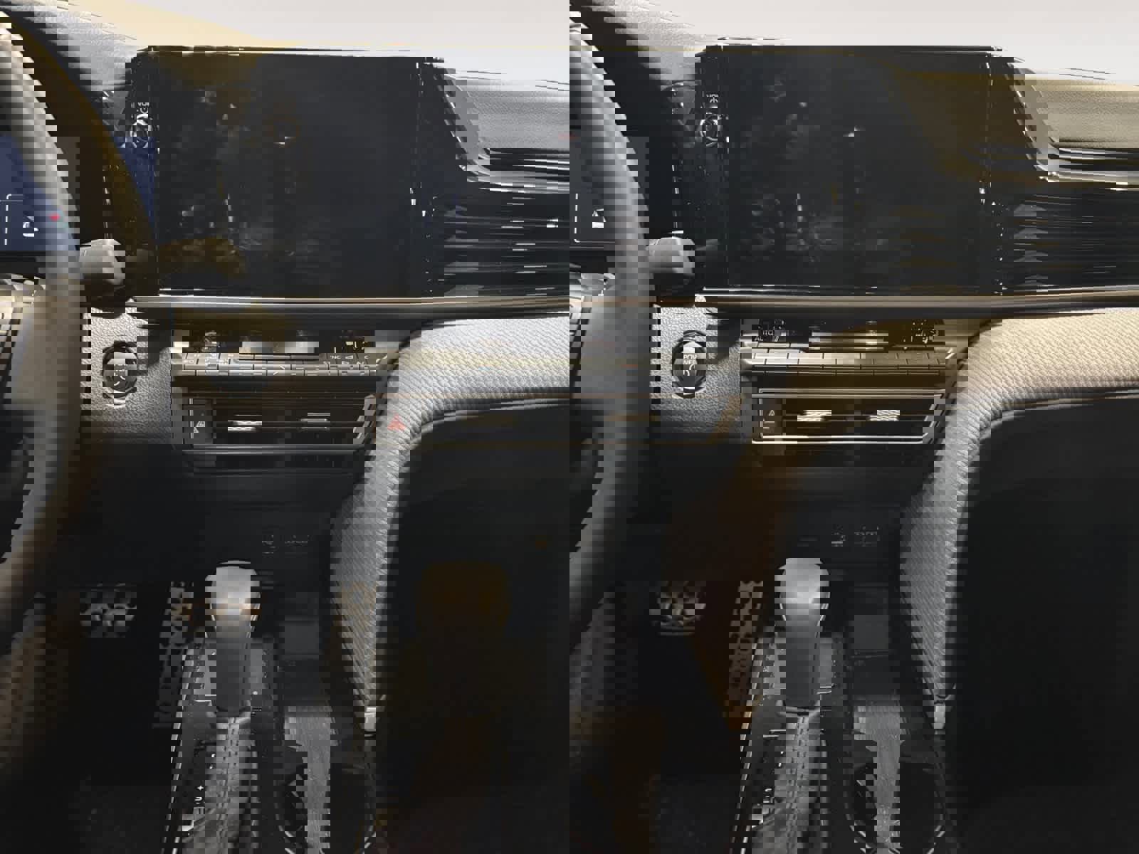 Used 2025 Toyota Camry SE image 11