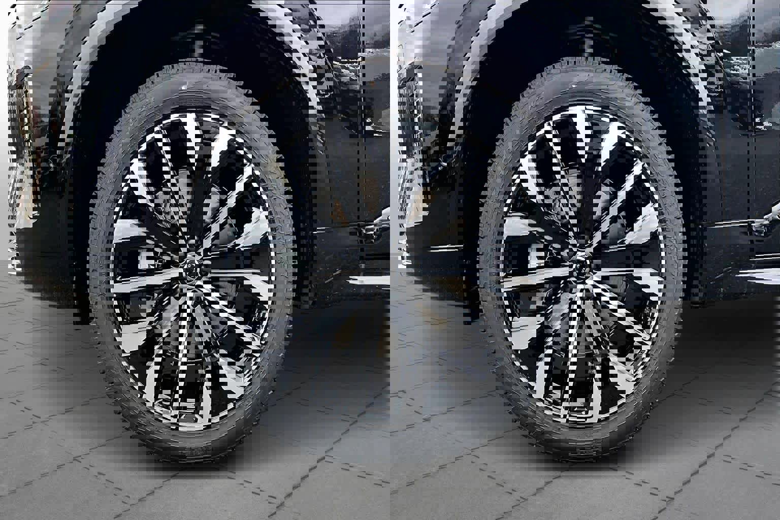 New 2026 Volvo XC90 B6 Ultra w/ Protection Package image 16