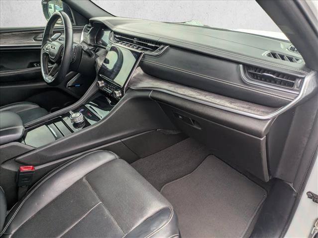 Used 2021 Jeep Grand Cherokee L Overland w/ Luxury Tech Group IV AWD/4WD image 20