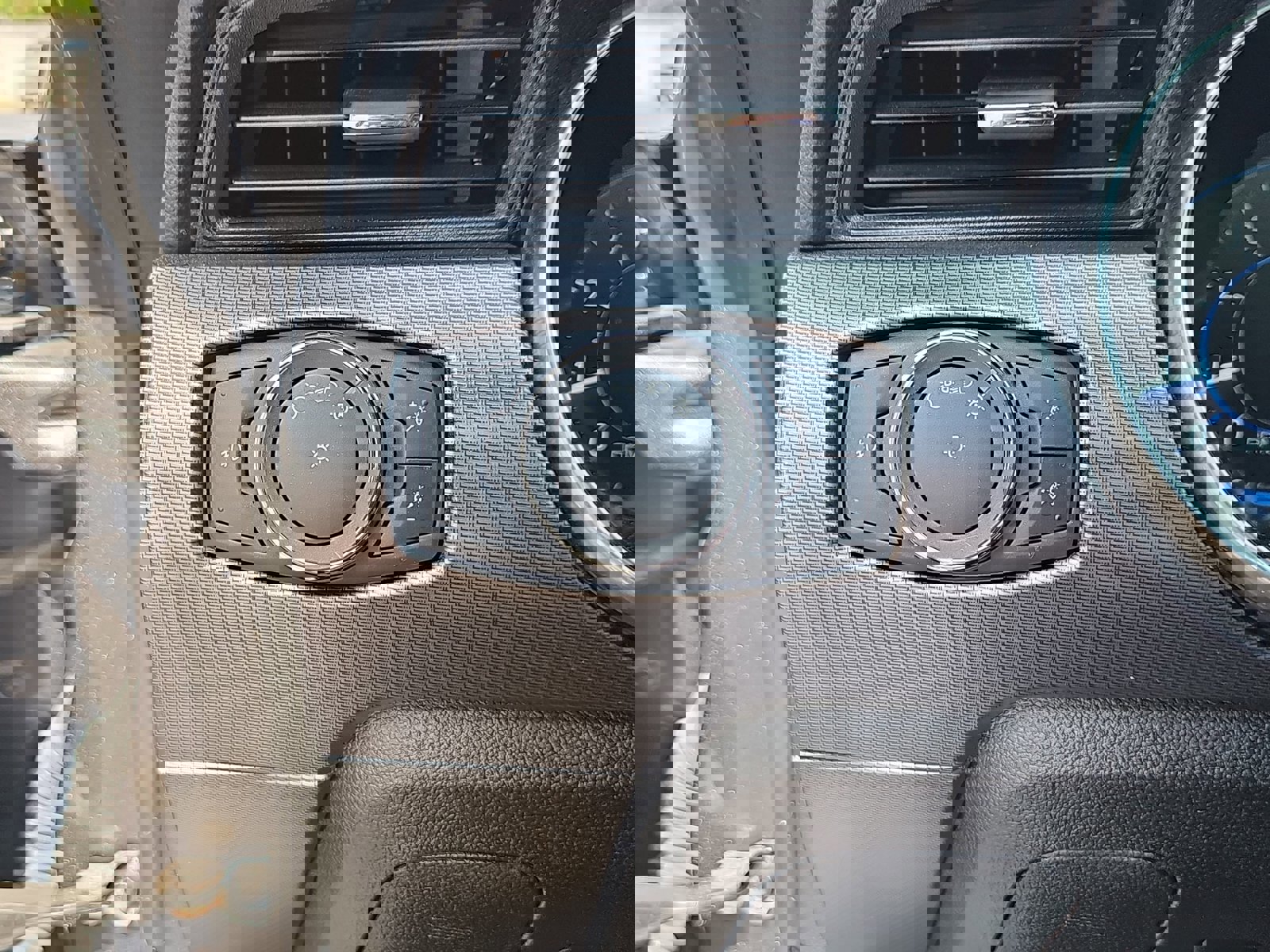 Used 2020 Ford Mustang Premium w/ Equipment Group 201A RWD image 28