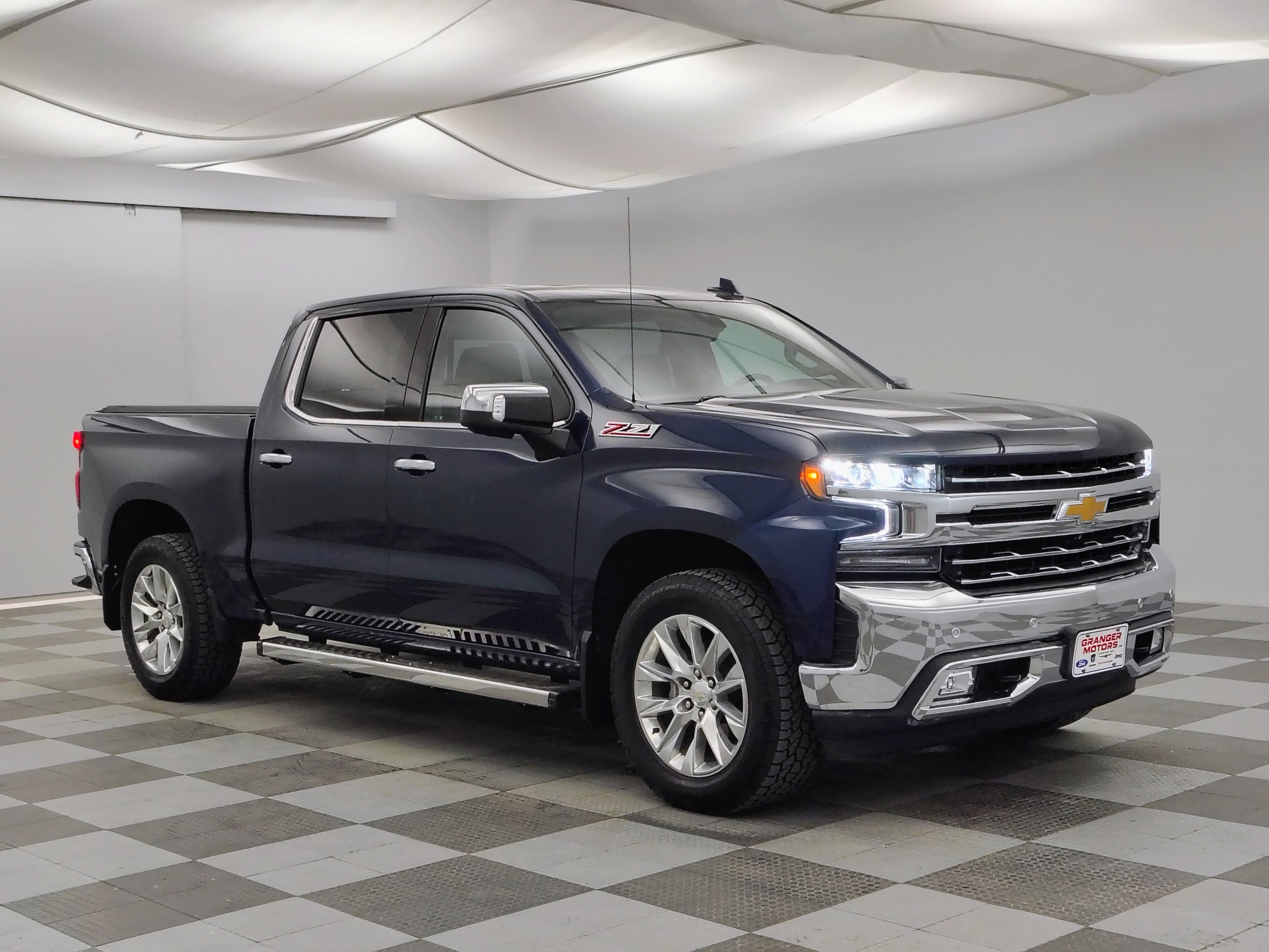 Used 2019 Chevrolet Silverado 1500 LTZ w/ LTZ Premium Package AWD/4WD image 1