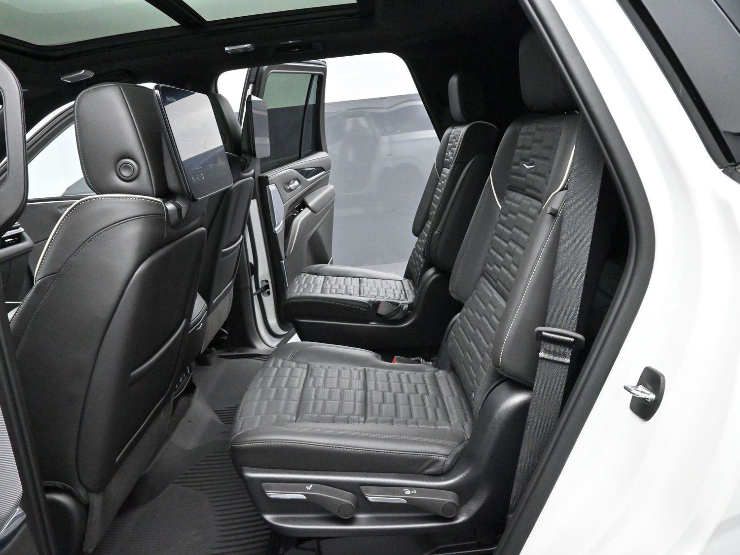 Certified 2023 Cadillac Escalade V AWD/4WD image 33