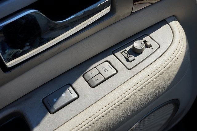 Used 2004 Lincoln Navigator Luxury image 13
