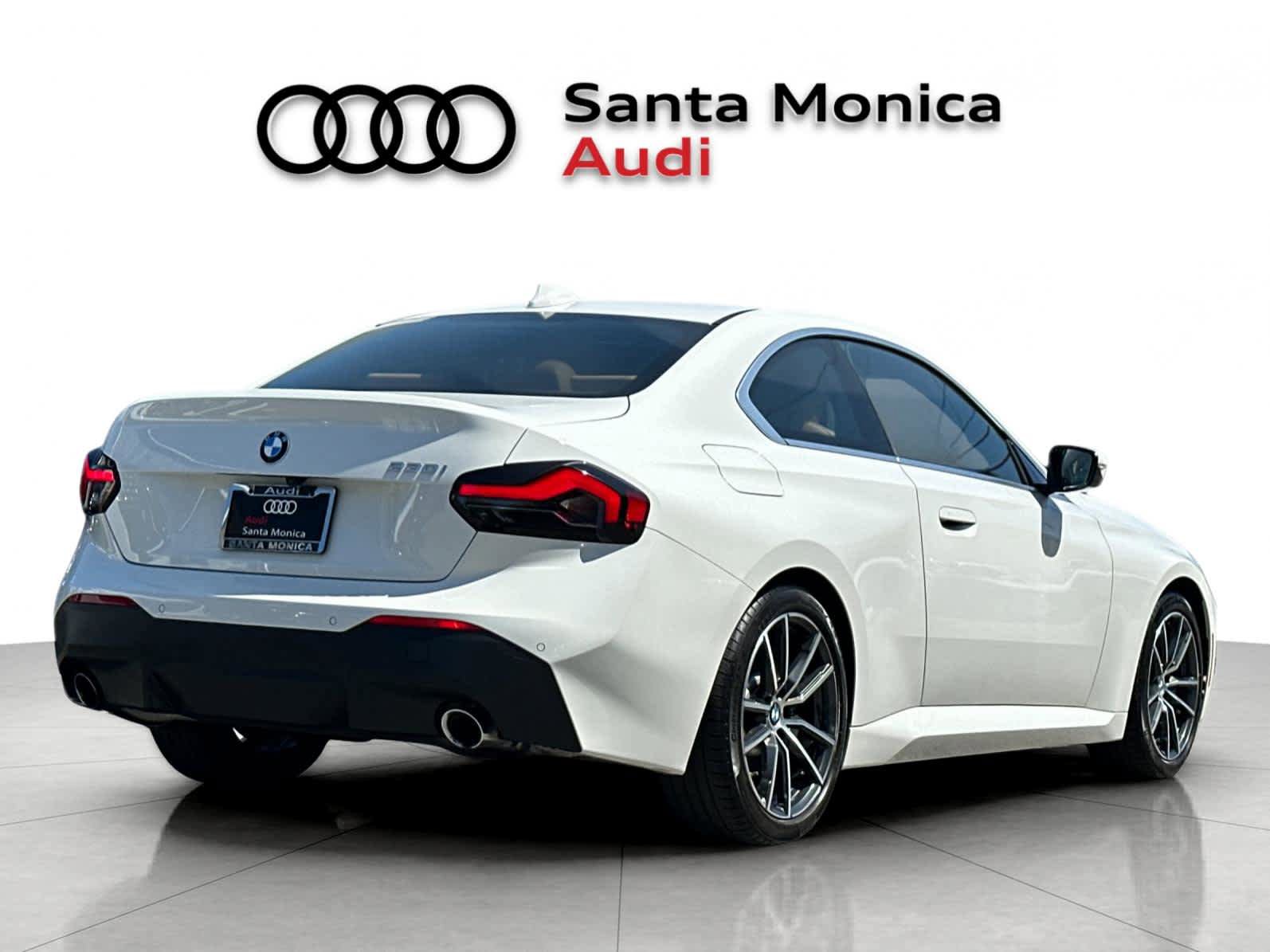Used 2022 BMW 230i Coupe w/ Convenience Package RWD image 2